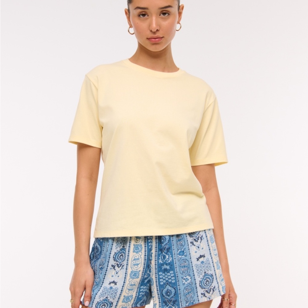 Abercrombie & Fitch Soft Yellow Short Sleeve Tee